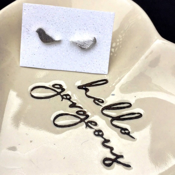 NEW ARRIVALS Sitting Bird Sterling Studs - Picture 4 of 8